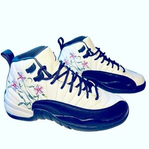 Nike Air Jordan 12 Retro (GS) Girls Black and White Floral Sneakers 3.5 NWOT